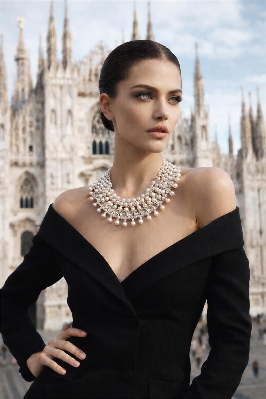 Nomi Çoklu İncili ve Parlak Taşlı Statement Kolye