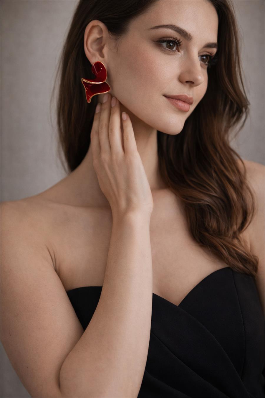 Reddy Bordo ve Altın Kıvrımlı Küpe