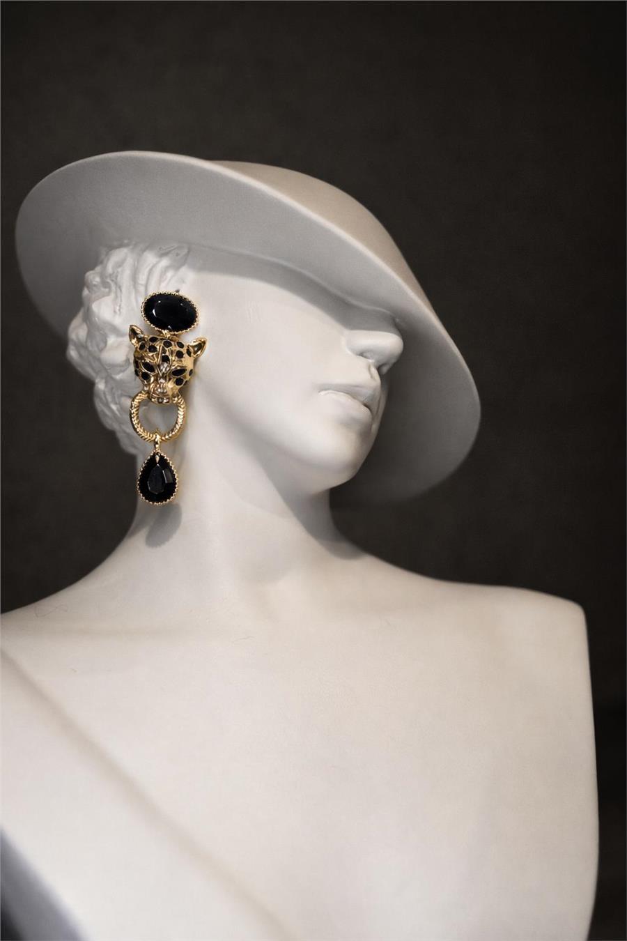 Eliana Altın Renk Leopar Figürlü Siyah Damla Taşlı Sallantılı Küpe- Yüzük Set