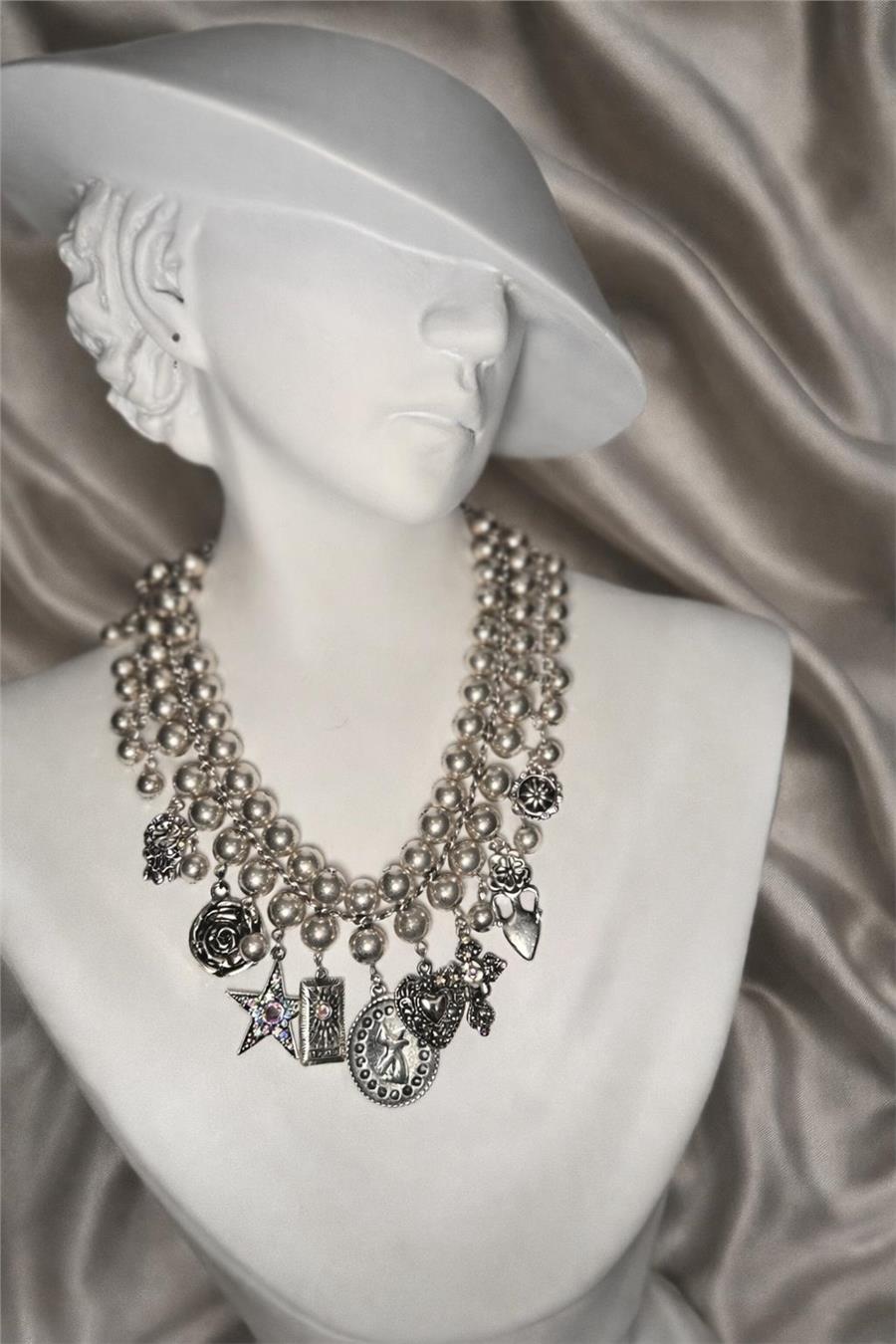 Connell Çok Sıralı İnci Figür Uçlu Vintage Stil Kolye