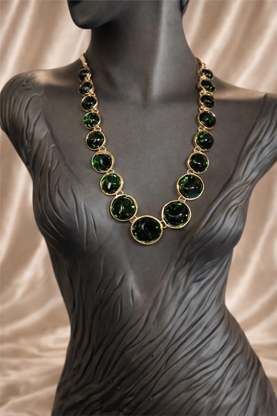 Linda02 Asimetrik Yeşil Taşlı Kolye