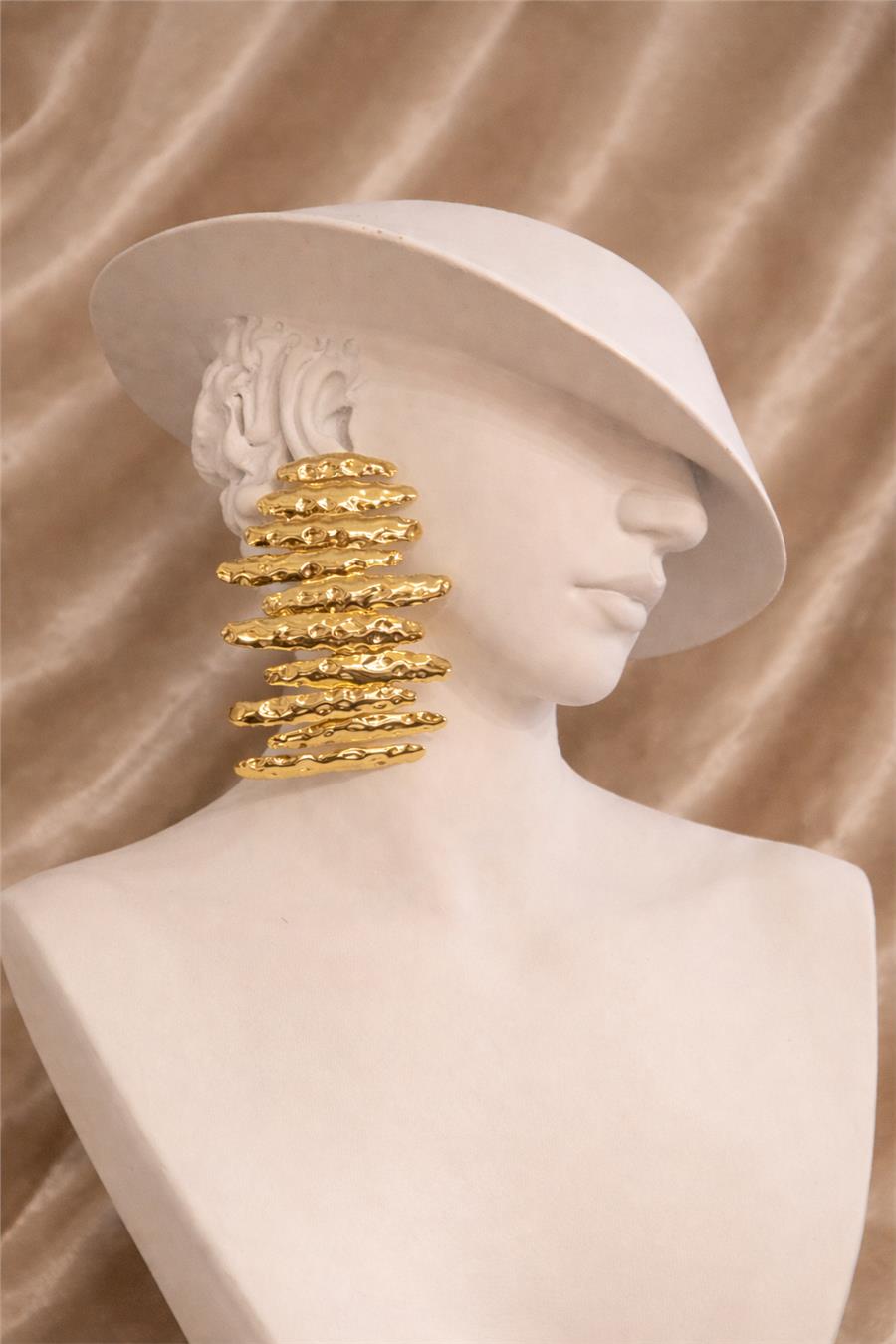 Sage Asimetrik Dizilimli Gold XL Küpe