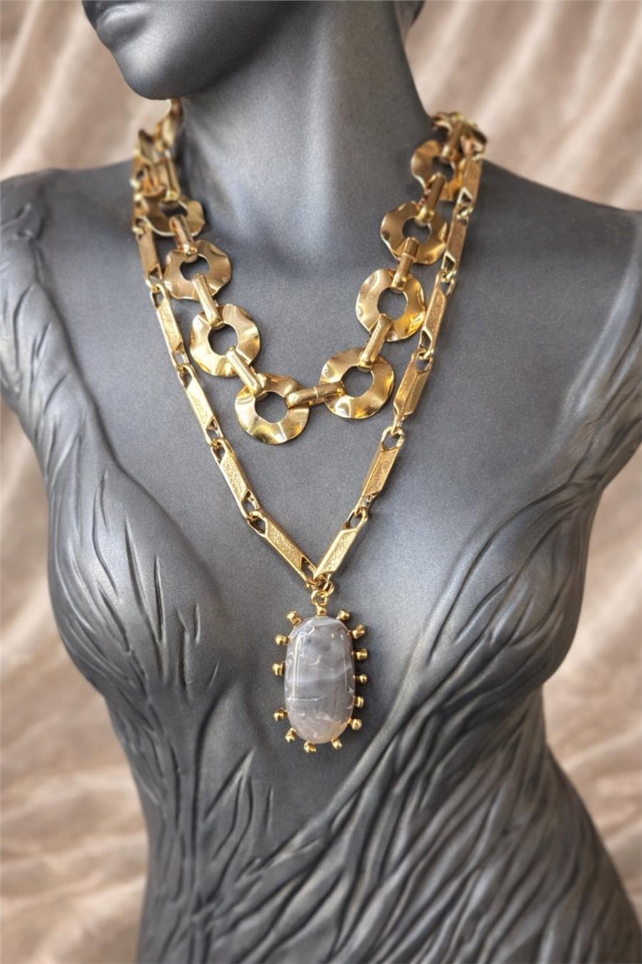 Sarah Gri Gold Uzun Kolye