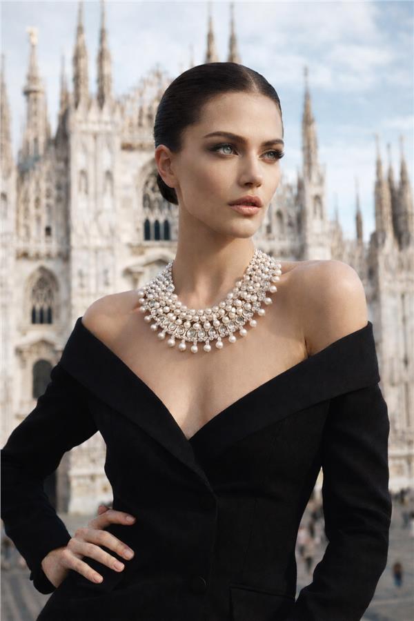 Nomi Çoklu İncili ve Parlak Taşlı Statement Kolye