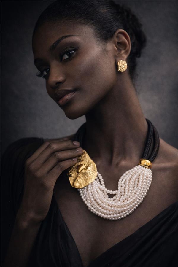 Mia İncili Siyah Boncuklu Gold Detaylı Kolye